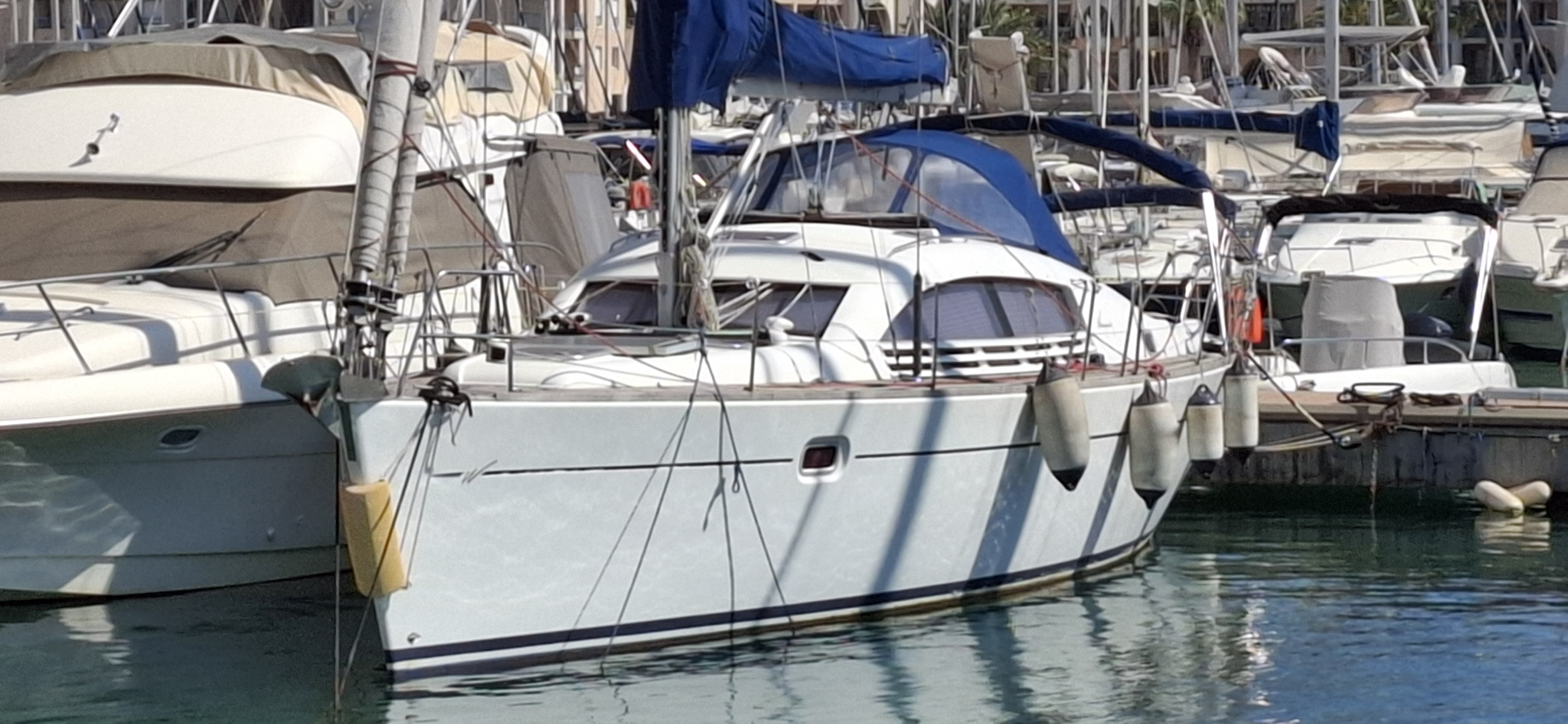 slider 0 Wauquiez Pilot Saloon 41